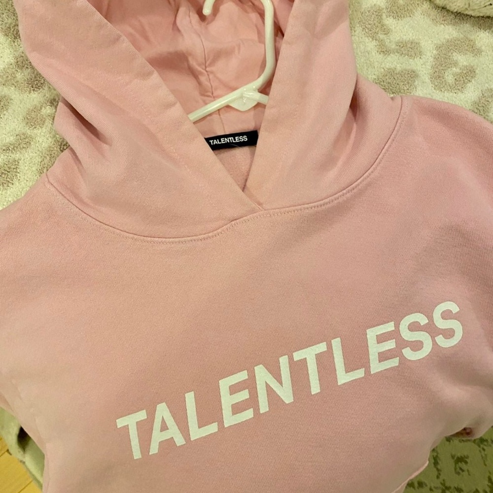 ๐ Talentless x Kylie Jenner collab hoodie - Picture 5 of 6